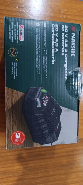 Carregador de bateria Parkside 20v