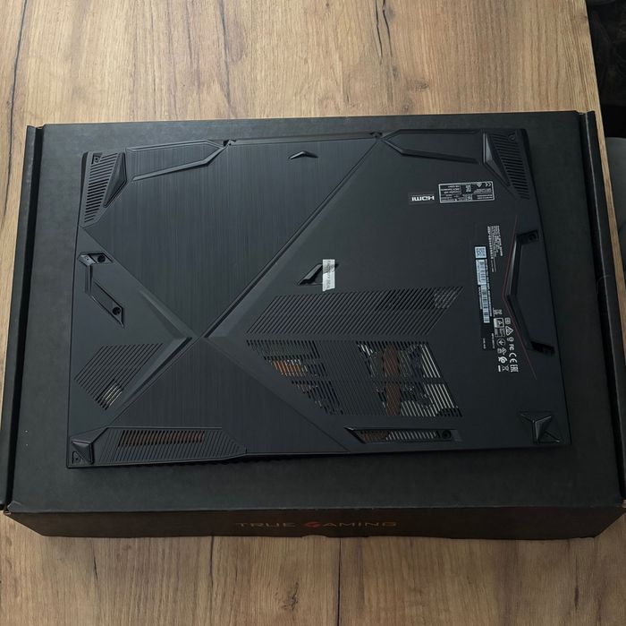 Laptop MSI GF63 Thin 10UC