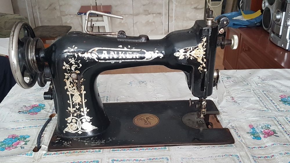 Продається швейна машинка Анкер