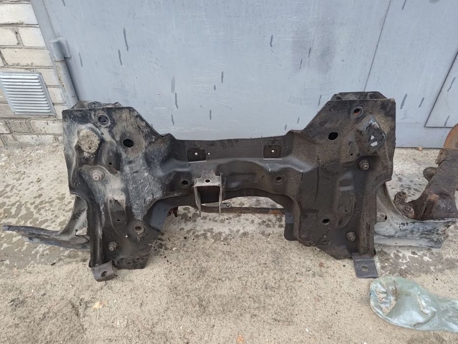 Балка передня підрамник передній peugeot 301 citroen c elysee