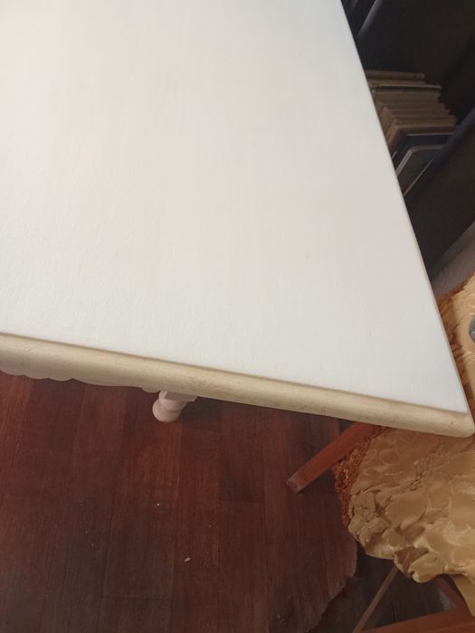 Vendo mesa em mui bom estado, O preço é 150 euros mas pode ser negociável