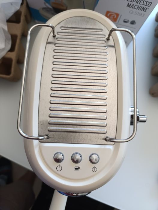 Máquina de café nova qilive