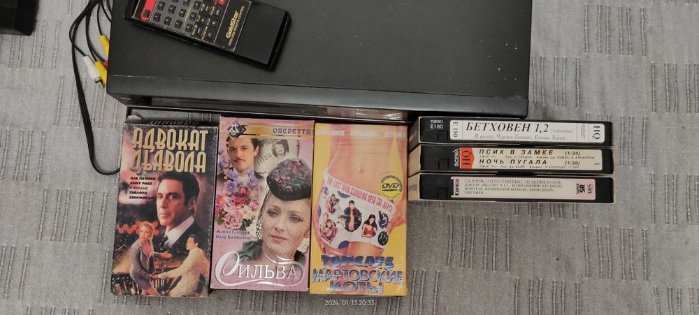 Видеомагнитофон кассетный