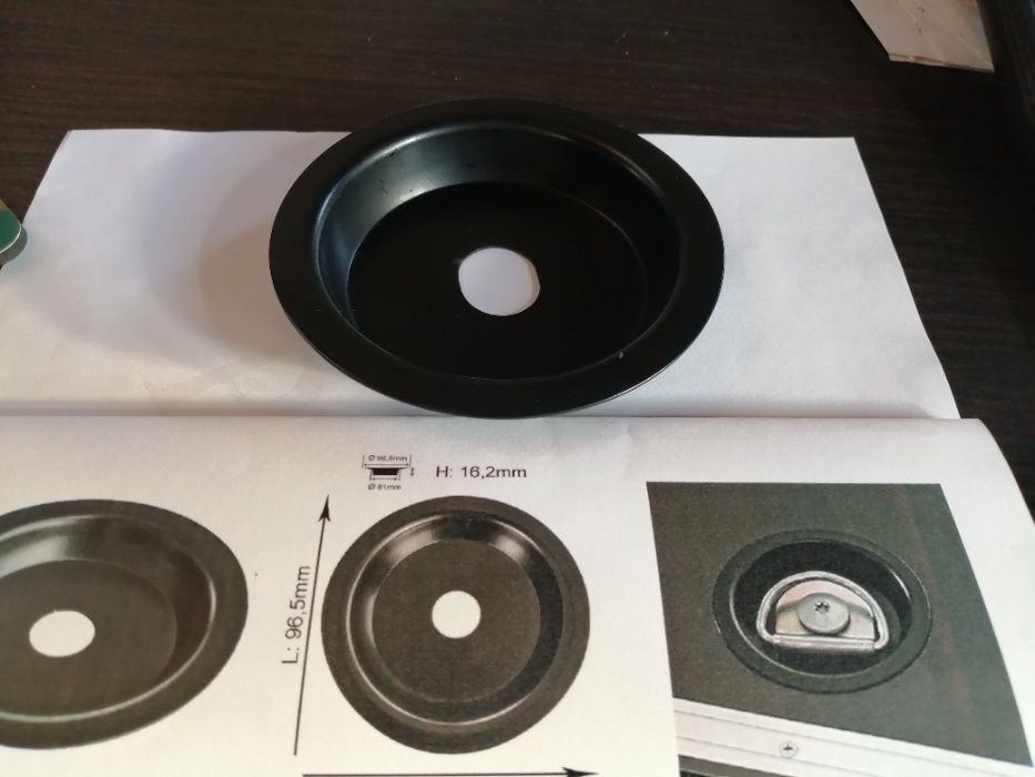 Miseczki uniwersalne do zabudowy busa