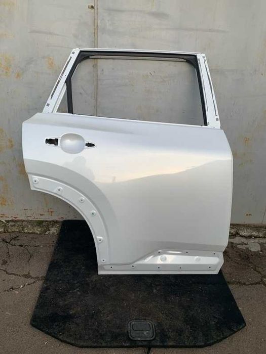 Двері задні праві Nissan Rogue T33 2024р. QBE