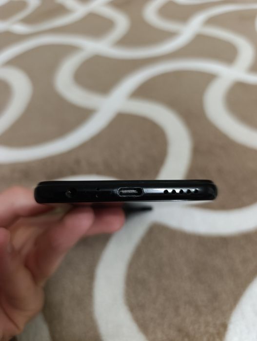 Продам Xiaomi Redmi Note 8  4/64