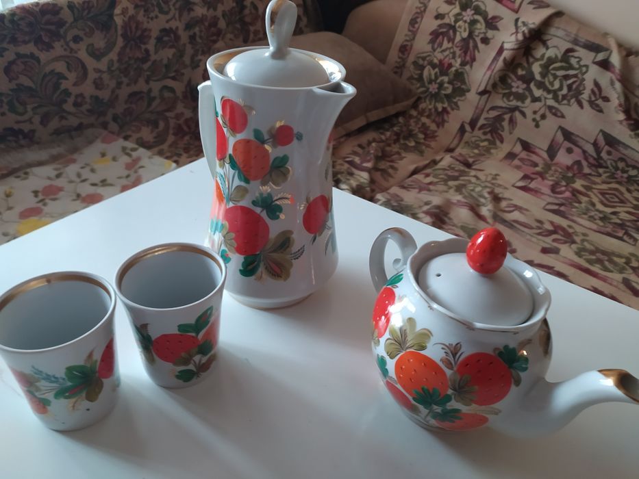 Продаж посуди кухонне приладдя