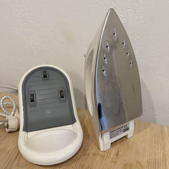 Бездротова парова праска Cuissiné Performance 1200W з базою