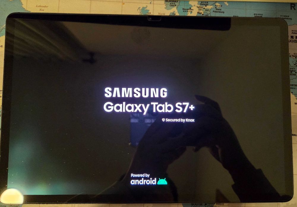Samsung Galaxy Tab S7+ 256GB com teclado
