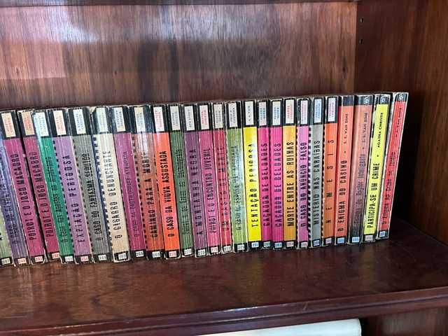 Lote 65 Livros Coleção Vampiro - Livros do Brasil (Clássicos Policiais)