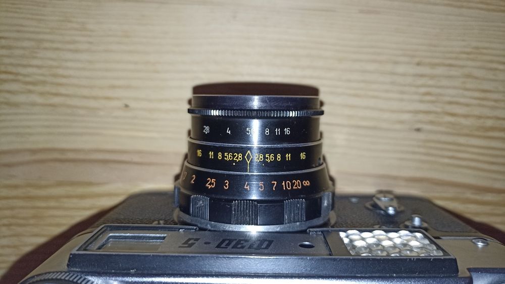 Фотоапарат "ФЭД-5".