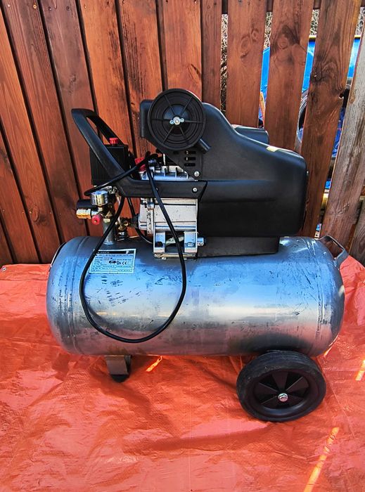 Kompresor olejowy 50 l 8bar Profesjonal  dwa przyłącza na węże