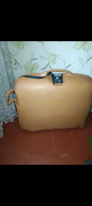 Чемодан на 4 х колесах бу