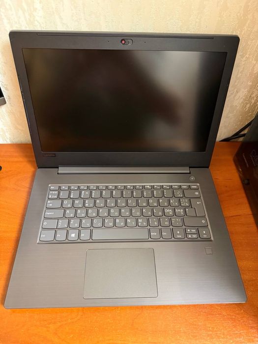 Ноутбук Lenovo  i5-8250U 4GB RAM SSD 128