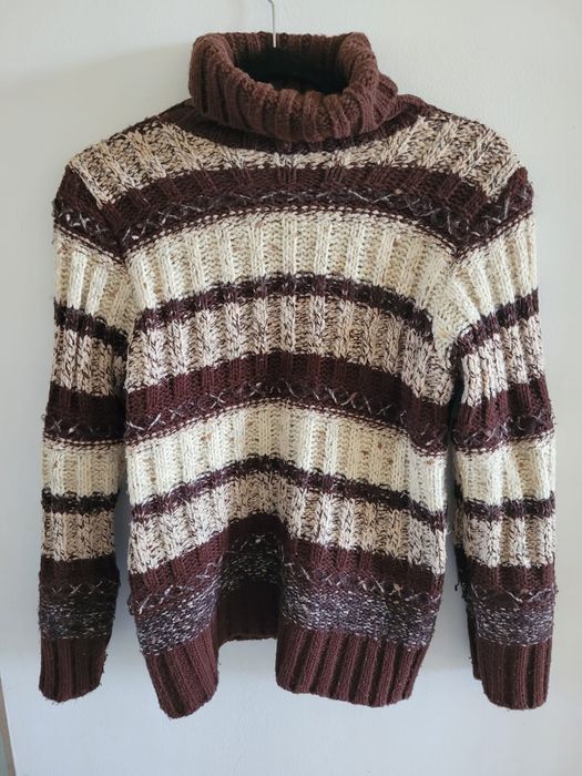 Ciepły sweter z golfem Reserved