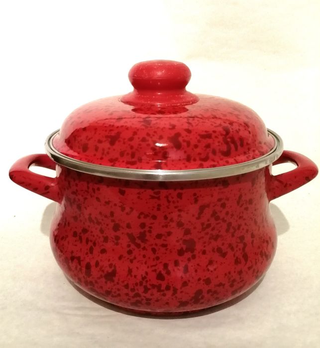 Кастрюля красная с вкраплениями, Сербия