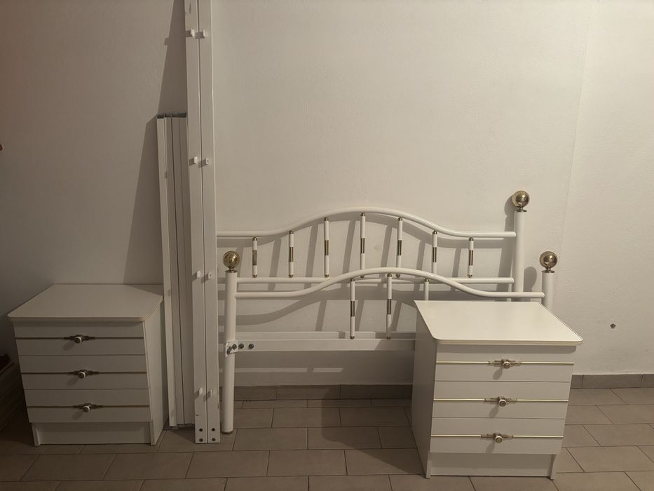 Cama em ferro branca