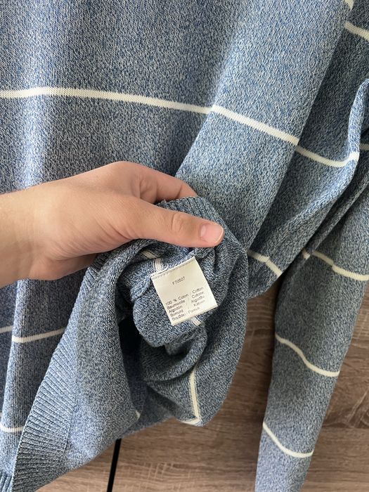 Светер Lacoste.
