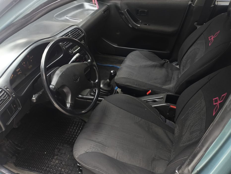 Nissan Sunny 1.4 Ланц бензин 1995 року Нісанн Санні в хорошому стані