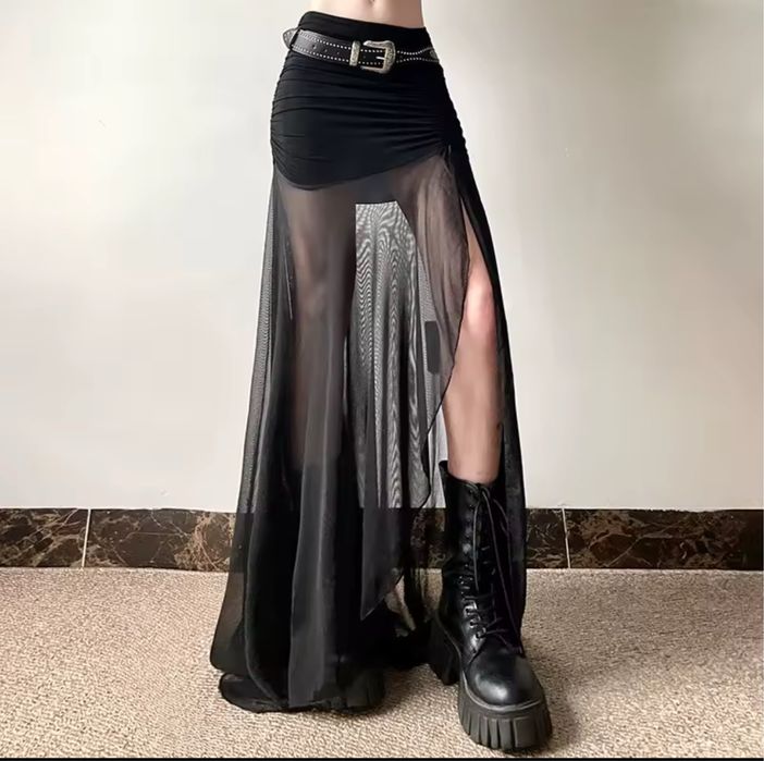 Трендова прозора спілниця