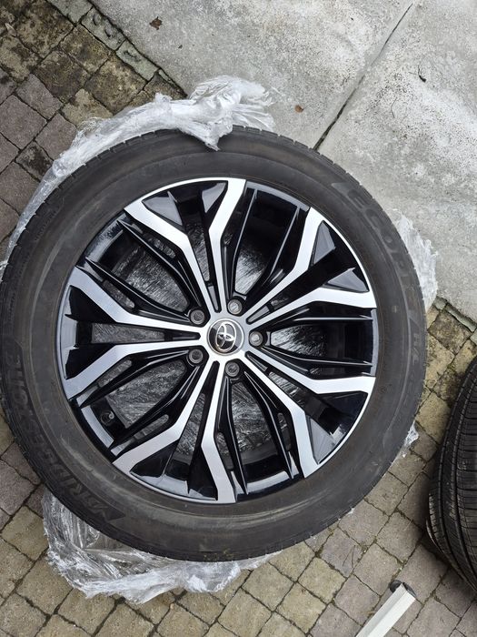 Toyota Crown диски та резина ( є три шт )