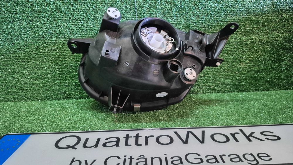 Otica Farol Direito Toyota Corolla E11 Hatchback 1997 a 2000 Ref. KS.TY572R NOVO