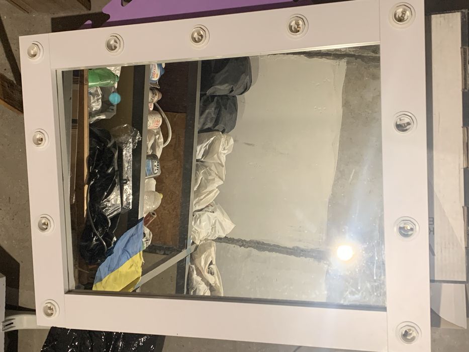 Beaty зеркало с лампочками