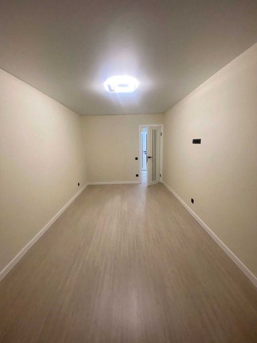 Продаж 2 км квартири на Злуки