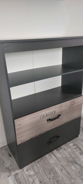 Meble młodzieżowe - komoda, witryna, półka
