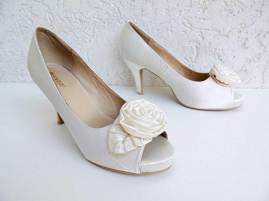 Eleganckie czółenka "BIANCO" roz 39
