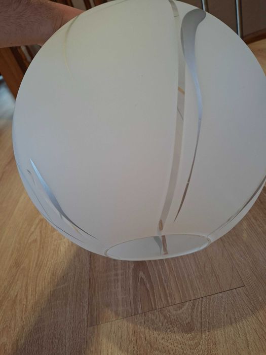 Lampy sufitowe oświetleniowe