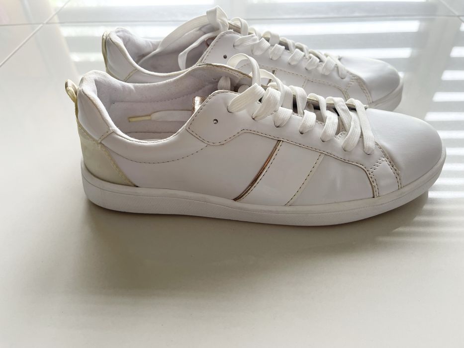 Stradivarius rozm 38, białe damskie buty.