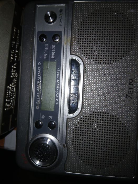 Продам  диктофон ,плееры  ,приемники