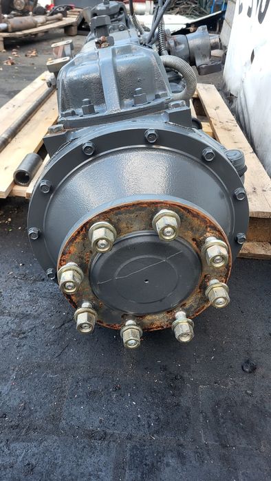 Przedni most napedowy Kubota m128