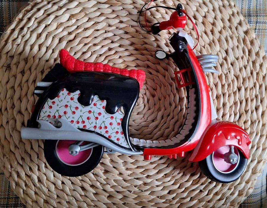 Skuter Monster High Mattel motor Ghoulia yelps Kolekcja