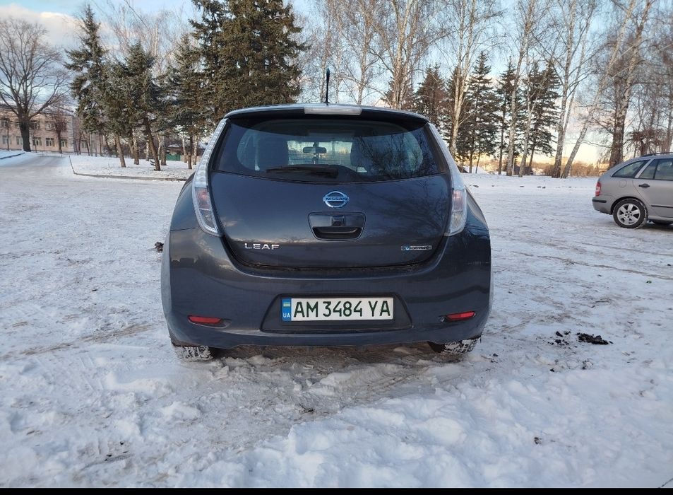 Продам Nissan leaf