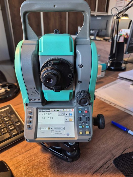 Tachimetr Nikon nivo 2c