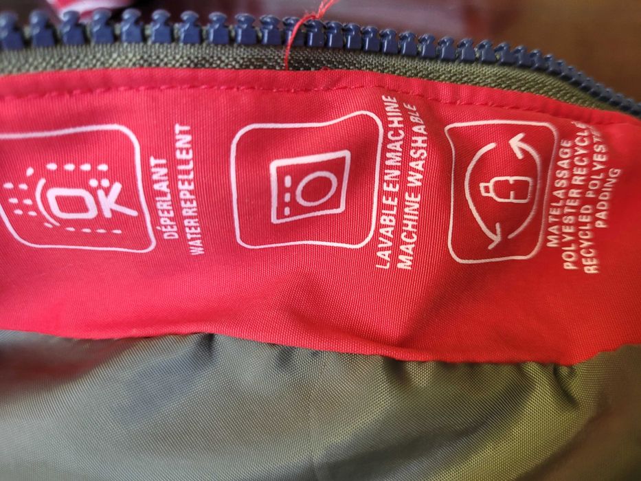 Bezrękawnik chłopięcy firmy Okaidi w rozmiarze 116.