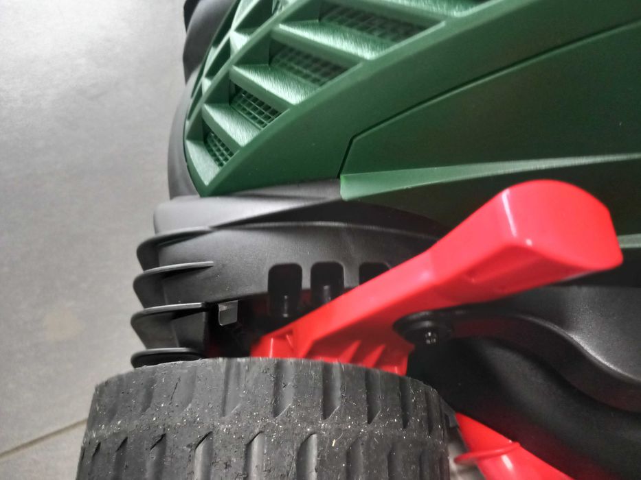 Kosiarka elektryczna Bosch universal rotak 37-570 st idealny !!