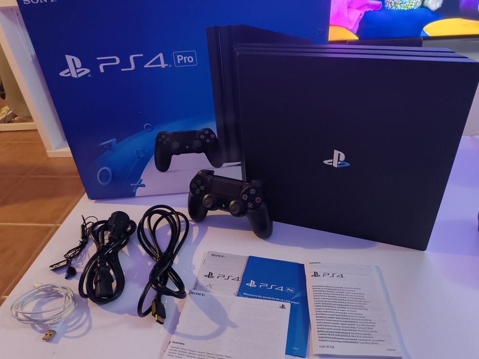 PlayStation 4 Pro 1TB em caixa