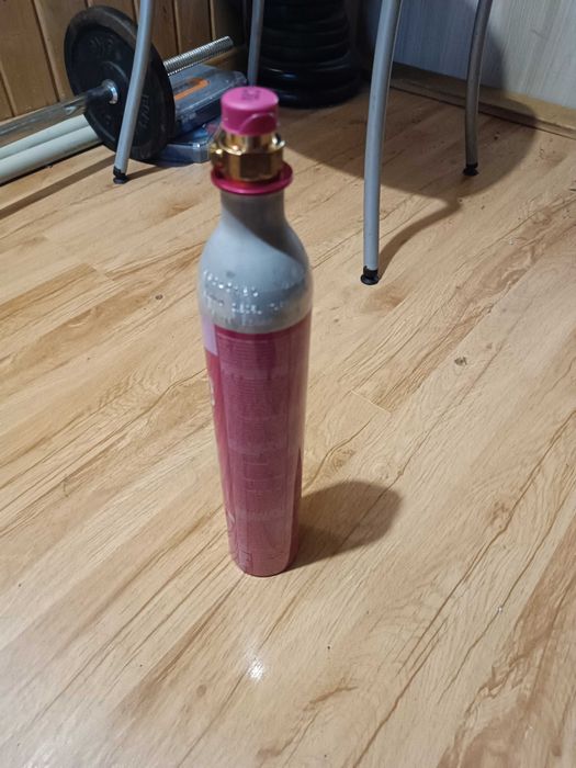 Butla gazu CO2. Wpełni nowa i pełna.