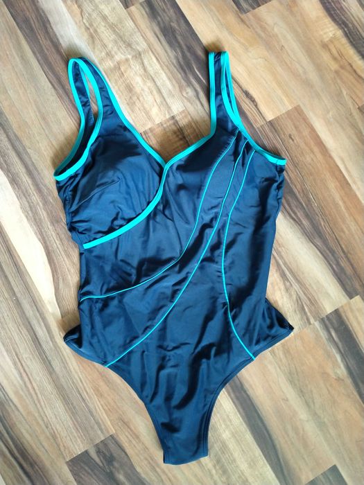 strój kąpielowy 50