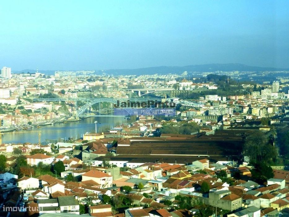 Escritório, arrenda-se, piso elevado. Portugal, Porto, Vila Nova de...