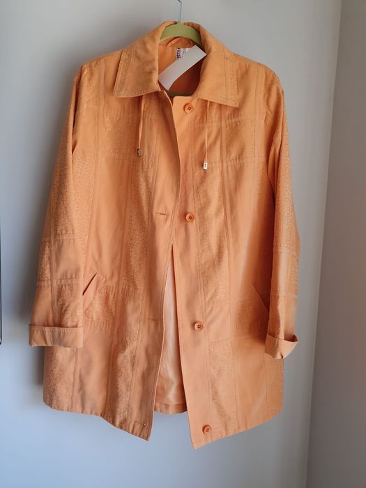 Brzoskwiniowa kurtka pomarańczowa oversize