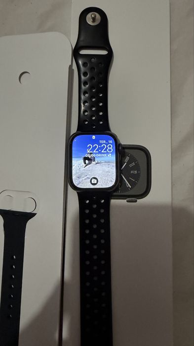 Apple Watch Serie 8 41mm GPS + Cellular Aço inoxidavel