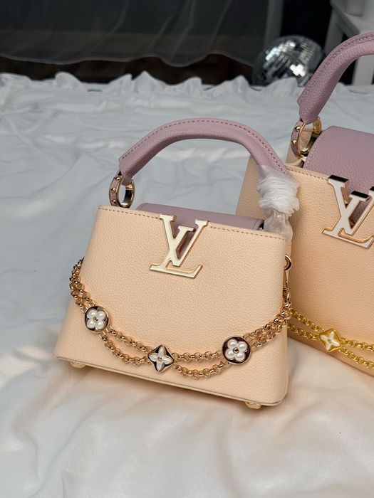 Сумка Louis Vuitton Capucines Cream / Blush Pink