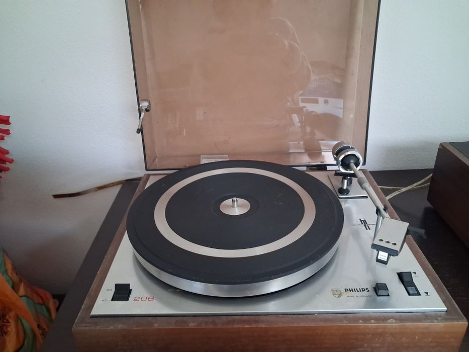 Radio,gira discos colunas Philips