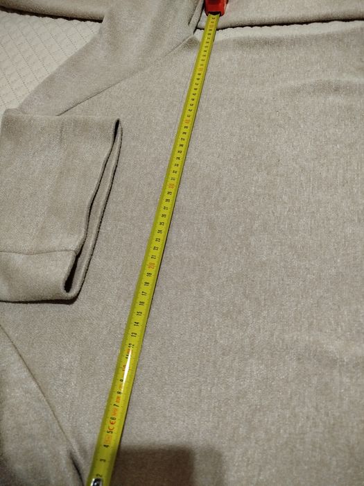 Conjunto de senhora de calças e camisola