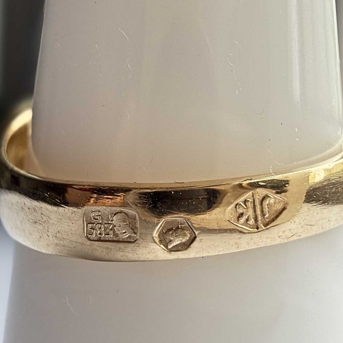 Złoty pierścionek z opalem i 6 diamentami (0,09 CT) PRL'87r 14K unikat