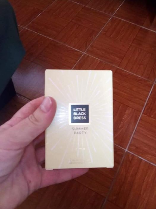 Perfumes, Gel De Banho, Batom e Rosas Perfumadas